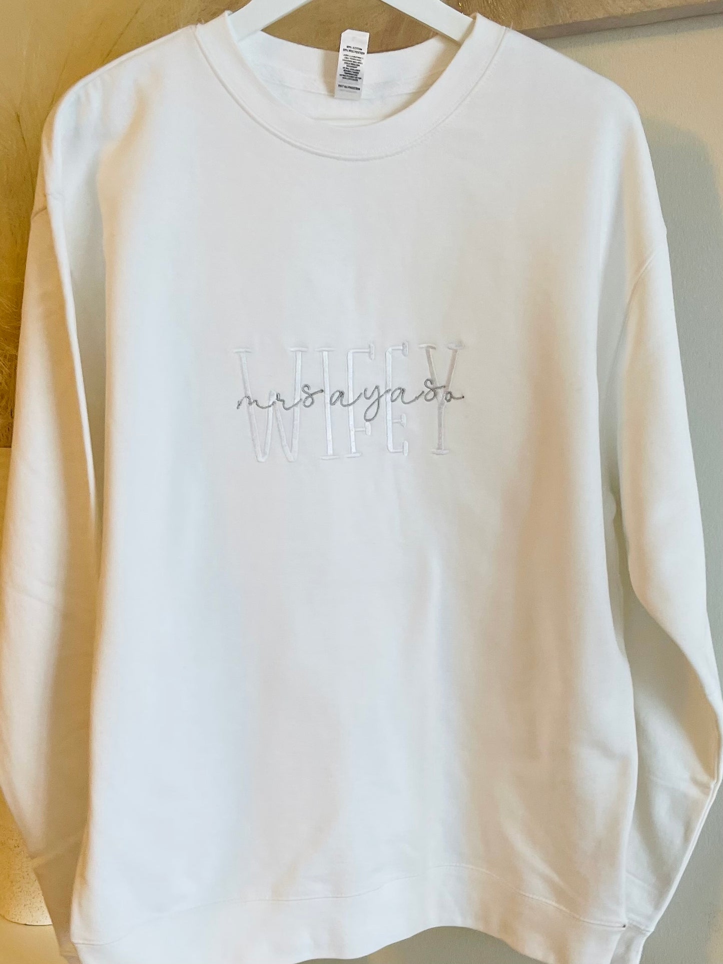 WIFEY & HUBBY DUO Embroidered Sweatshirt